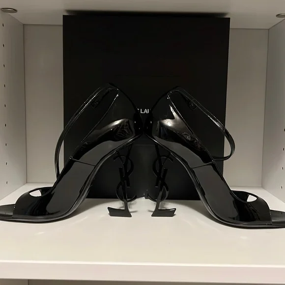 Saint Laurent size 39 pumps like new 🌹💘special - Picture 2 of 7